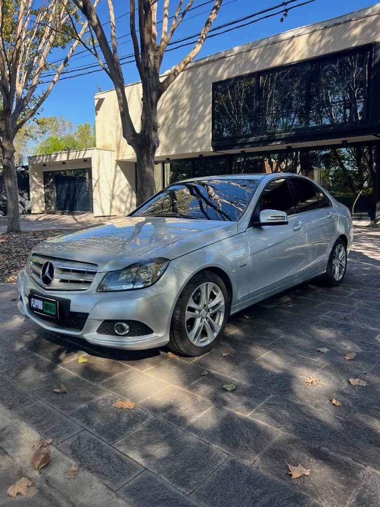 Mercedes-Benz C200 Blue Efficiency 